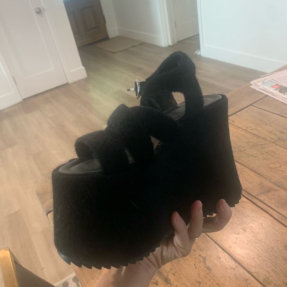 Delia’s platform sandals